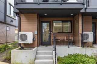 154 - City Retreat Close to Lightrail | 2BR - 5