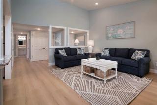 2BR Bluff Villa w Balcony Walk to Salty Dog - 4