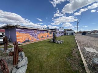 Purple Sage Motel - 8