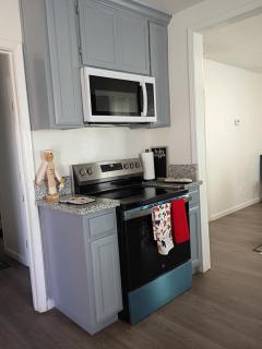 Peaceful Country Stay, Blue Home in Fresno - 8