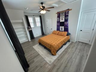 Modern Farmhouse in Historic Northeast - 1