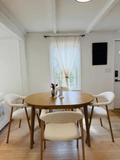 Walk to Beach! Hamptons Cottage with Hot Tub & Pool - 7