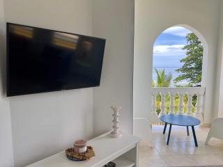 Santorini Views - 2 bedroom suite with breathtaking ocean views - 9