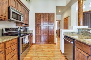 Hike and Explore Show Low Gem with Deck and Grill! - 1