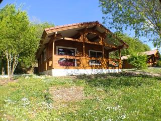 Chalet en forêt Piscine Aire de jeux Draps - 0