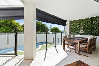 Luxury Mermaid Beach Pool 4 King Sleeps 10 - 4