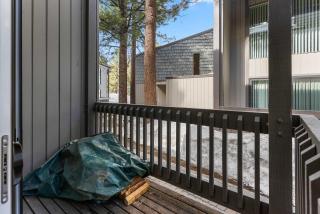 Chic Newly Remodeled 1BR & Loft w Balcony & Pool - 1