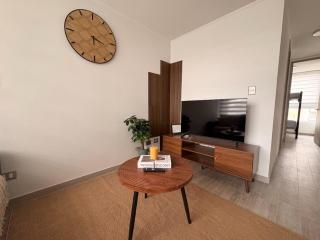 Cercano a Movistar Arena I 2D2B I Estacionamiento - 4