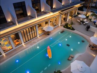 Zhangjiajie Forest Oxygen Bar Resort Hotel - New Hotel in 2026 Large& Buffet Breakfast&Gym&Near East Gate &Free Laundry Service & Mini Bar &Coffee and Travel Guide Explanation of Tour Plan reserve English Butler - 2