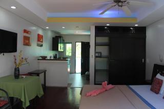 Sundown Resort & Austrian Pension House - Boracay - 2