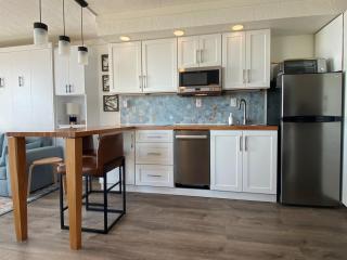 Beachfront Studio Fantastic Gulf Views - 6