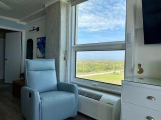 Beachfront Studio Fantastic Gulf Views - 1