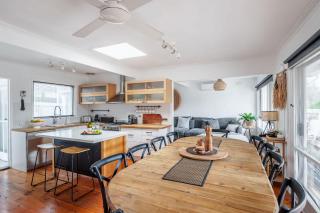 Classic 70's renovated Luxury Shack Pet Friendly - 4