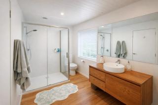 Raglan West Cottage, Surf Side Escape - 4