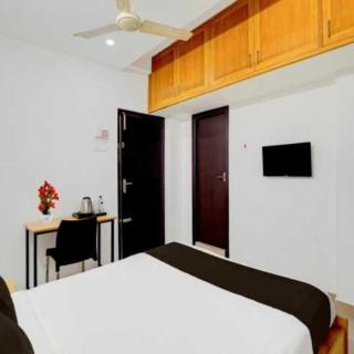 Hotel O Nettoor Junction Kochi Formerly Radhika Residency - 1