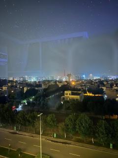 Luxury 1BR near Emporium Mall - Johar Town - 4