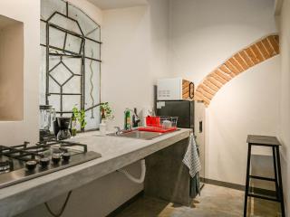 Vista en balcones a Casa Muñecos y Edif Francés - 7