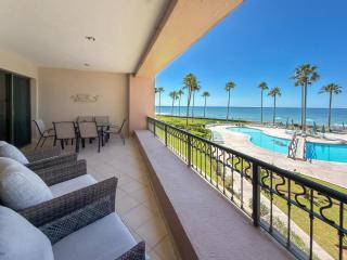 Relaxing Oceanview Condo Pools & Beach E210 - 9