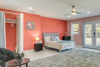 Explore ATL! Cozy Couple's Hideaway in Ellenwood - 2