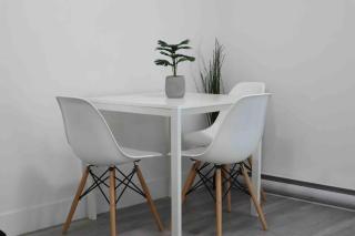 Downtown Townhouse Free Parking near SkyTrain - 1