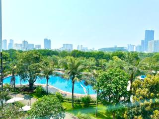 Studio Apt With Gym, Swimming Pool, BBQ, Tennis Facilities Available For Delux Studio In City Centre - 1