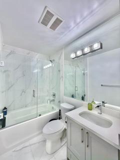 Downtown Condo near Vancouver Skytrain - 1