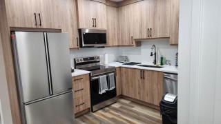 Modern 2BR | Private Suite | Close to Banff | UofC - 2