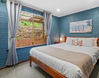 Hillside Retreat, your home in the Karri Trees - 7