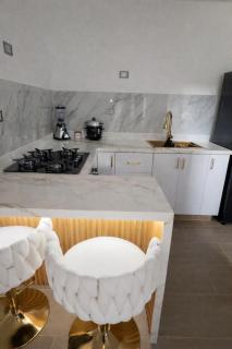 Modern, comfortable, and conveniently located apartment - 7