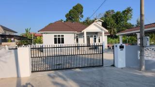 Dsurau Homestay - 0