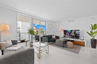 Luxury Condo with Rooftop Pool - 5-Min to Beach - 4