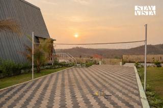 StayVista at The Barvi Belvedere with Infinity Pool - 5