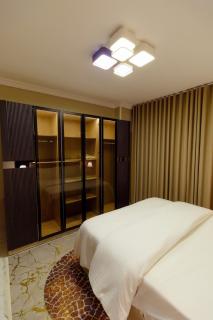Luxury Hotel-Style Apartment in Sheikh Zayed - 7