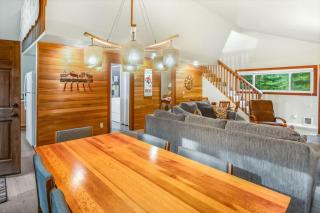 Secluded Greenwater Cabin with Loft Near Rainier - 1