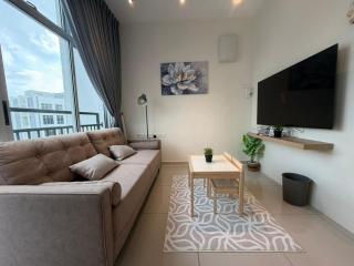 Midas Seri Alam Pororo Family Suite by Ourstay - 0