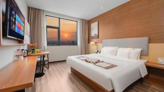 JTOUR Inn Yulin Railway Station Industrial Products Market - 9