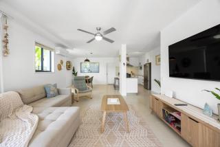 Salad Days -Beachfront & Pet Friendly - 3