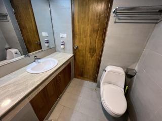Luxury Apartment in Gulshan-1, 3500sqft - 6