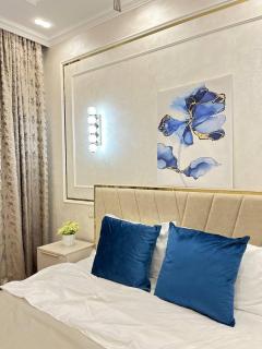 SkyVista apartment with a mountain view - 5