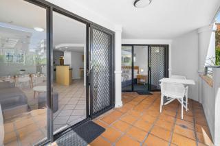 Mooloolaba Resort next to beach 2BR apartment - 4