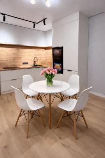 Просторная и стильная квартира с видом на горы - 7