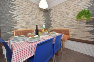 Holiday Home Seafront Escape - Happy Rentals - 4