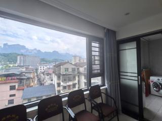Luna's Travel House-Family and group-friendly,Walk 2 minutes to Tianmen Cableway,Free pick up service,Book tickets, Free Laundry,Experienced tour guide service,Group tour - 2