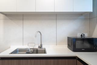 Farer Suites Stylish 2BR Serviced Apartment - 2