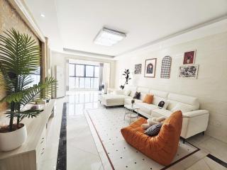 Sky Gate Guesthouse-English Seapking Hostess, Family friendly,Walk 2 minutes to Entrance of Tianmen Mount ,Free pick up service,Book attraction tickets, Free Laundry,Private Tour - 3