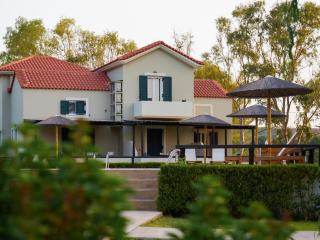 Axion Studios & Apartments - 6