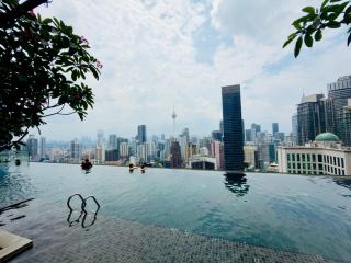 The Axon Residence by GOLDEN House - 1