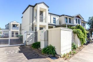 Koala in Brighton 3BR with Sauna, Walk to Jetty, Train and close to Glenelg and CBD - 1