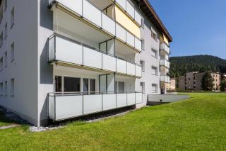 4 Zi Familienwohnung Haus Ravaisch 14 Davos Dorf EG - 1