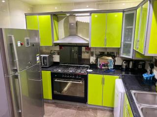 Family Apartment 4 Bedroom - 9